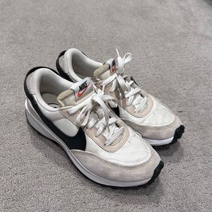 Women's Waffle Debut Retro Sneaker